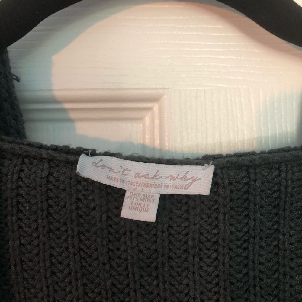 AE Cropped Sweater - Picture 3 of 6